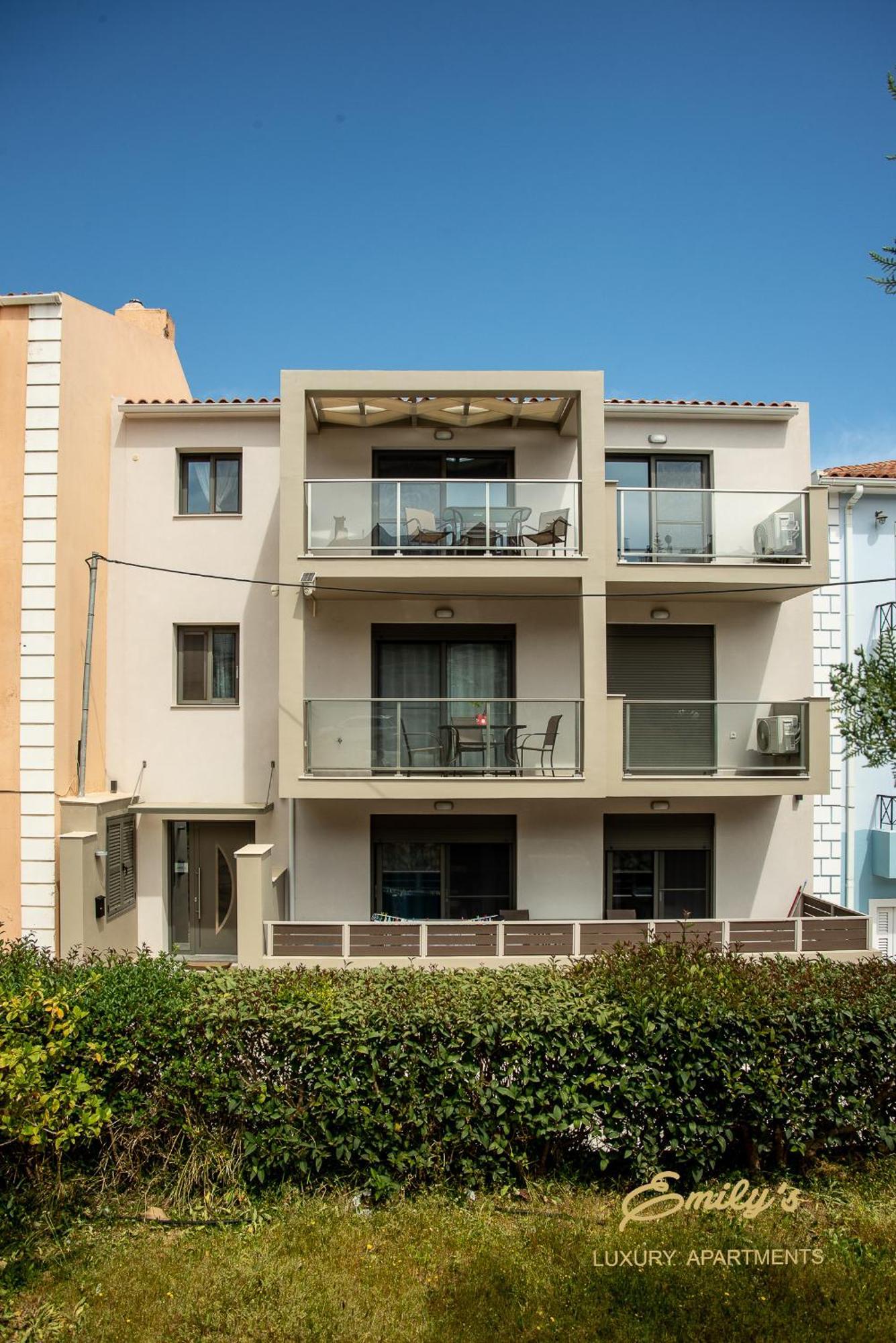 Emily'S Luxury Apartments Argostoli  Bagian luar foto
