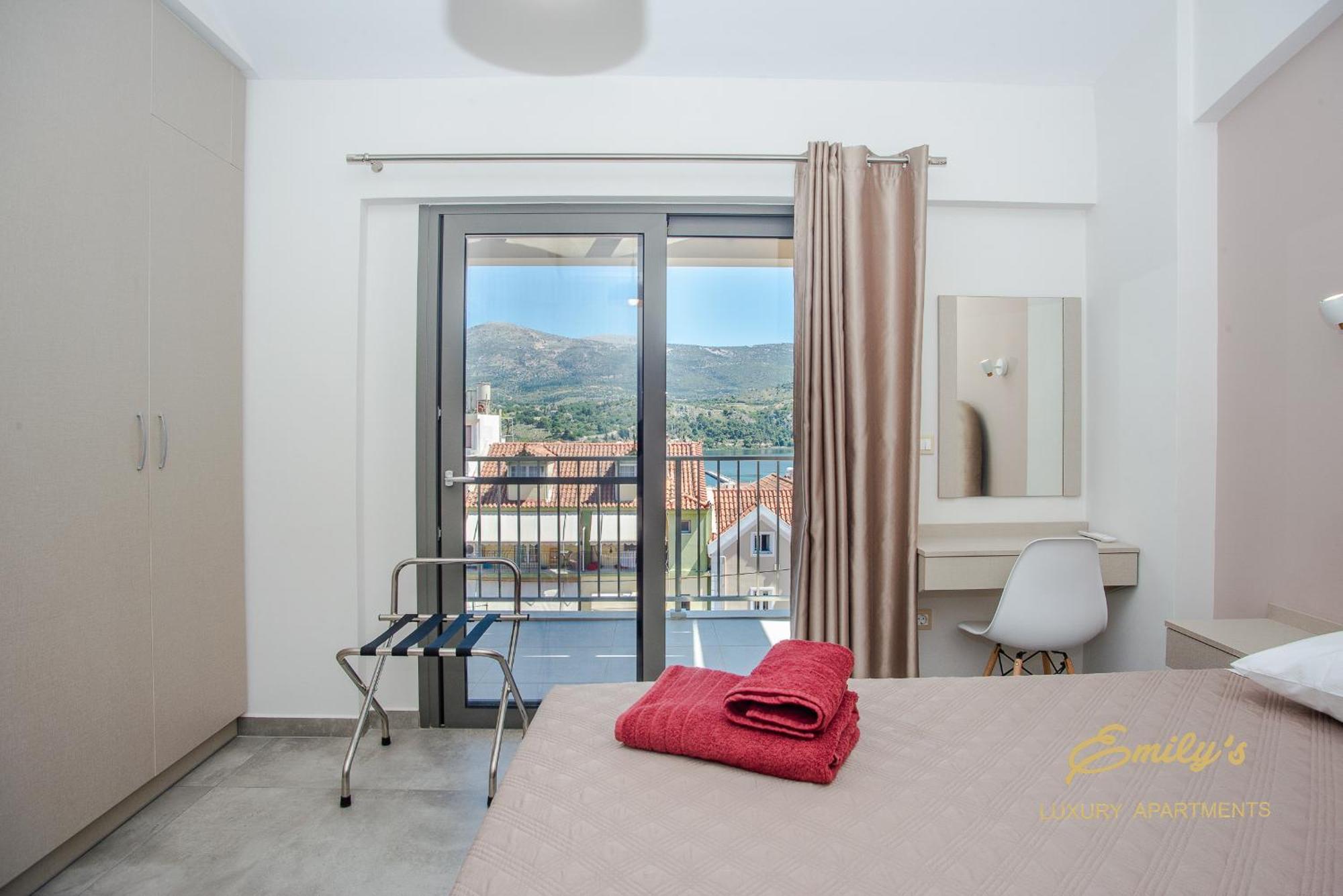Emily'S Luxury Apartments Argostoli  Bagian luar foto
