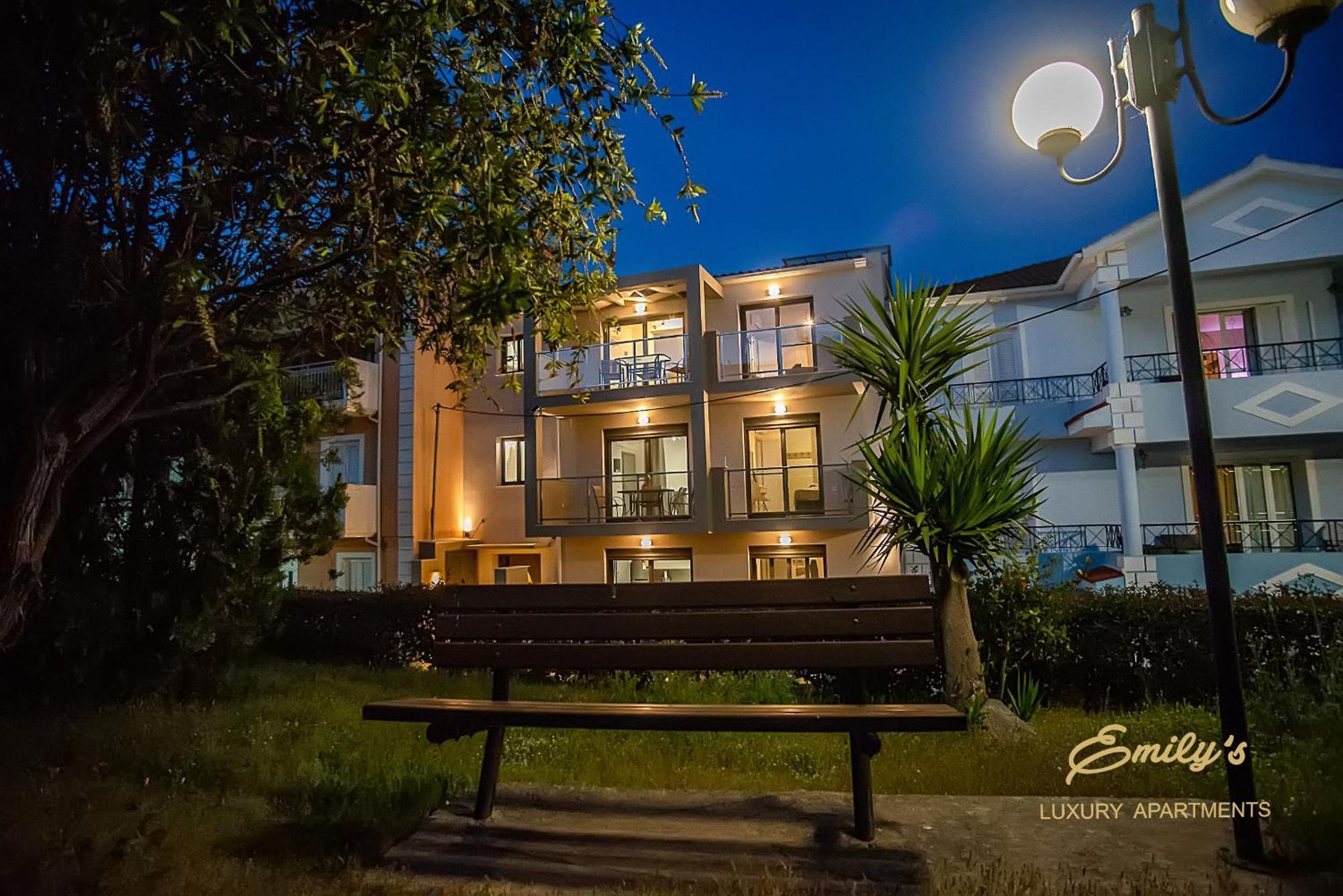 Emily'S Luxury Apartments Argostoli  Bagian luar foto