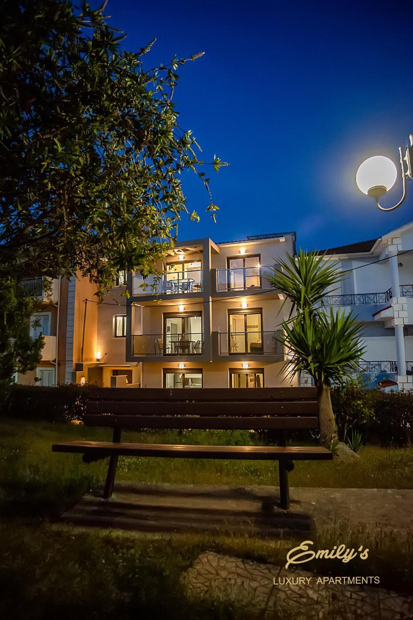 Emily'S Luxury Apartments Argostoli  Bagian luar foto