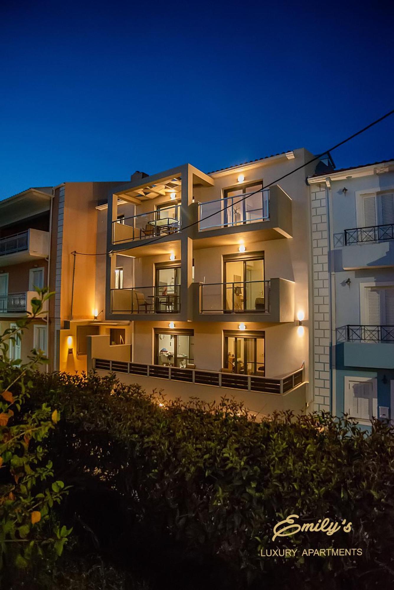 Emily'S Luxury Apartments Argostoli  Bagian luar foto