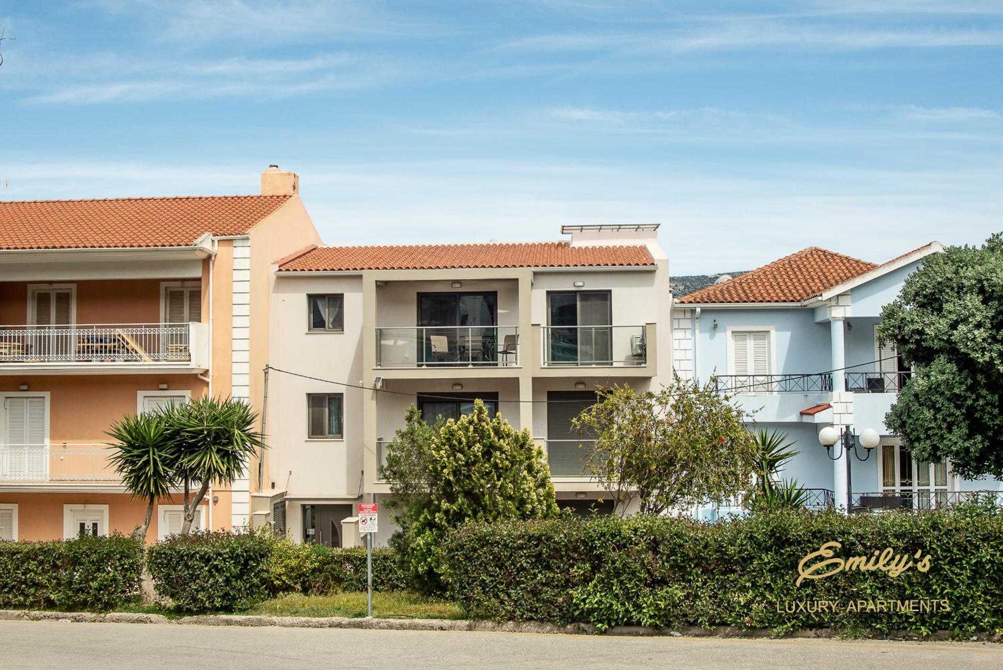 Emily'S Luxury Apartments Argostoli  Bagian luar foto