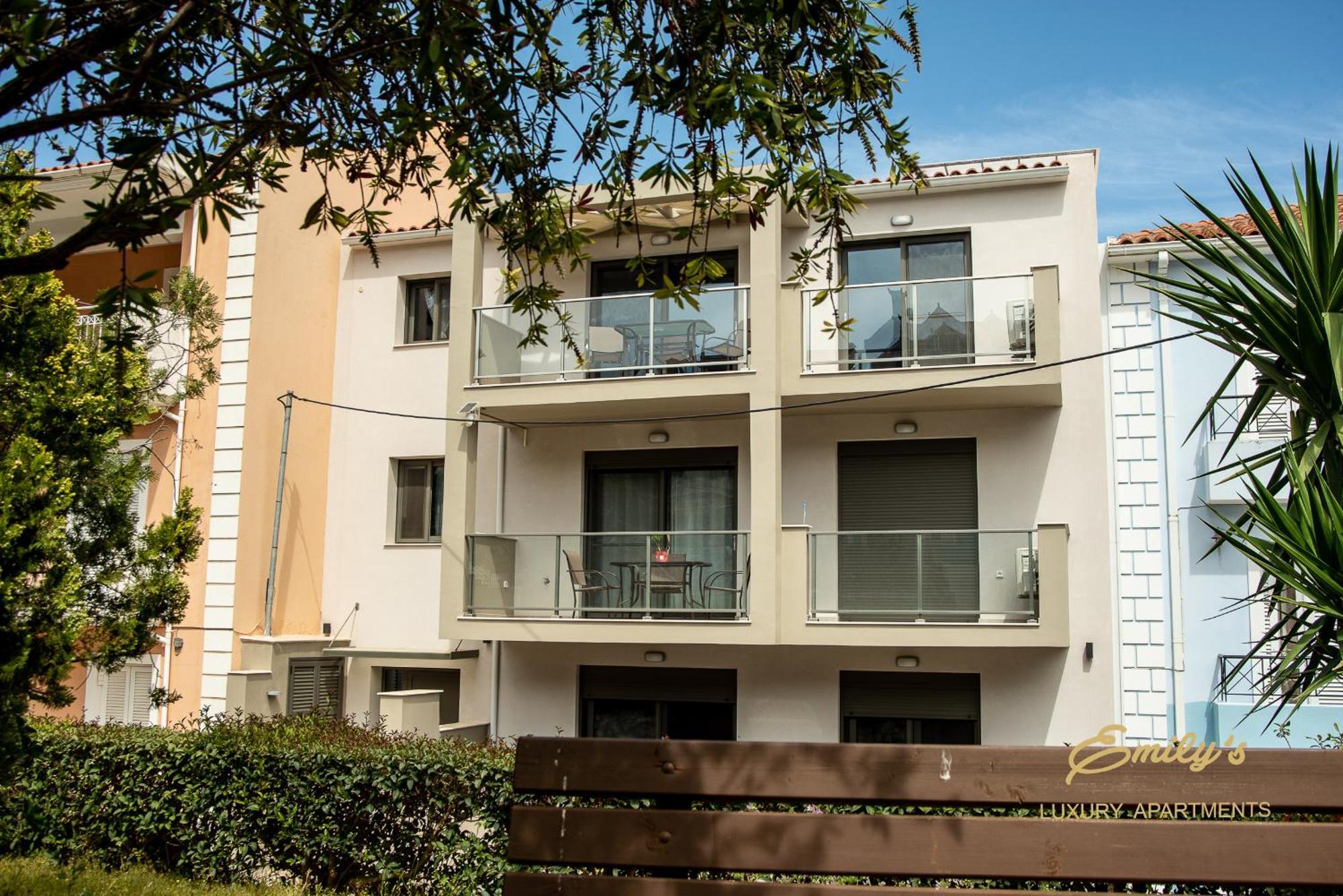Emily'S Luxury Apartments Argostoli  Bagian luar foto