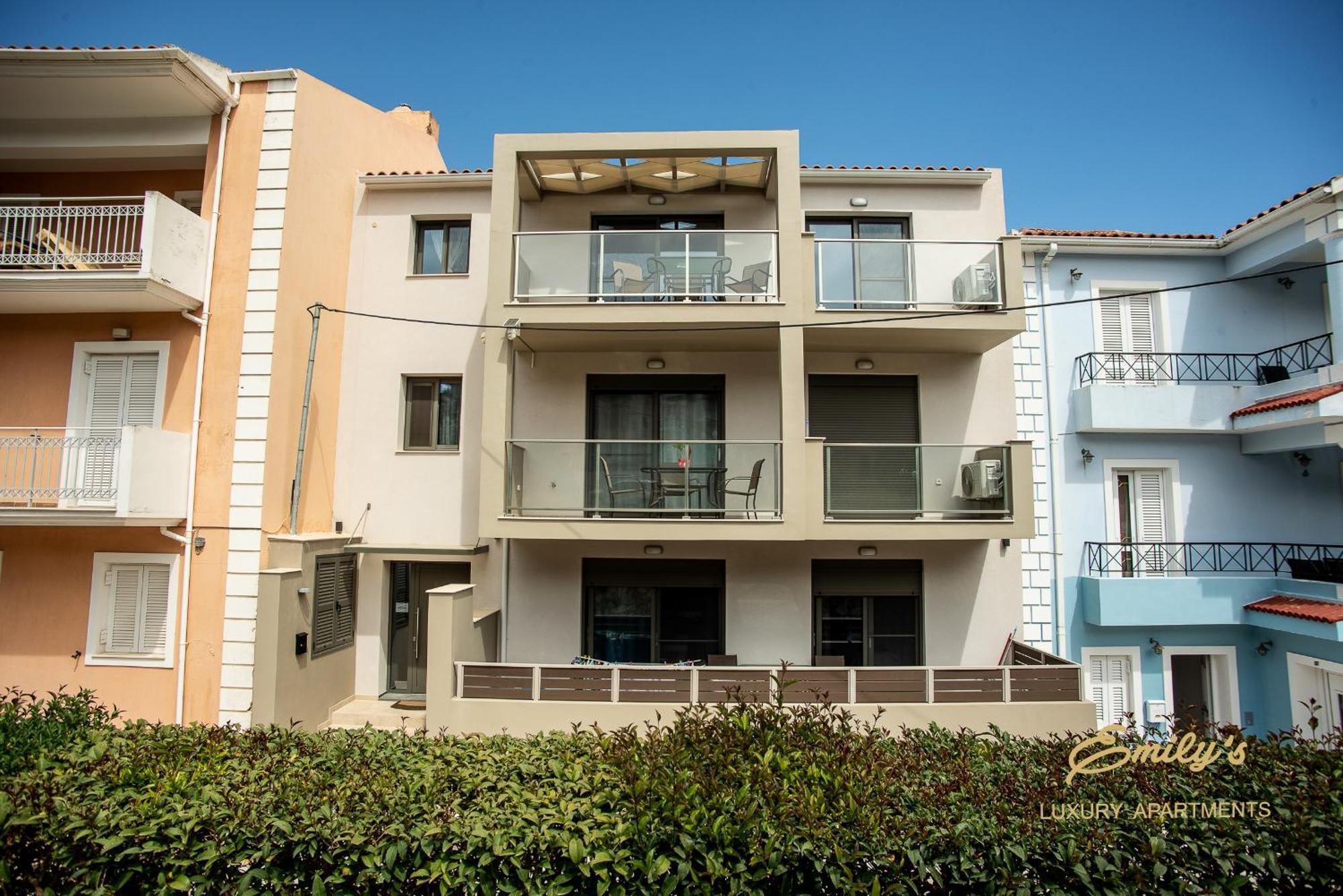 Emily'S Luxury Apartments Argostoli  Bagian luar foto