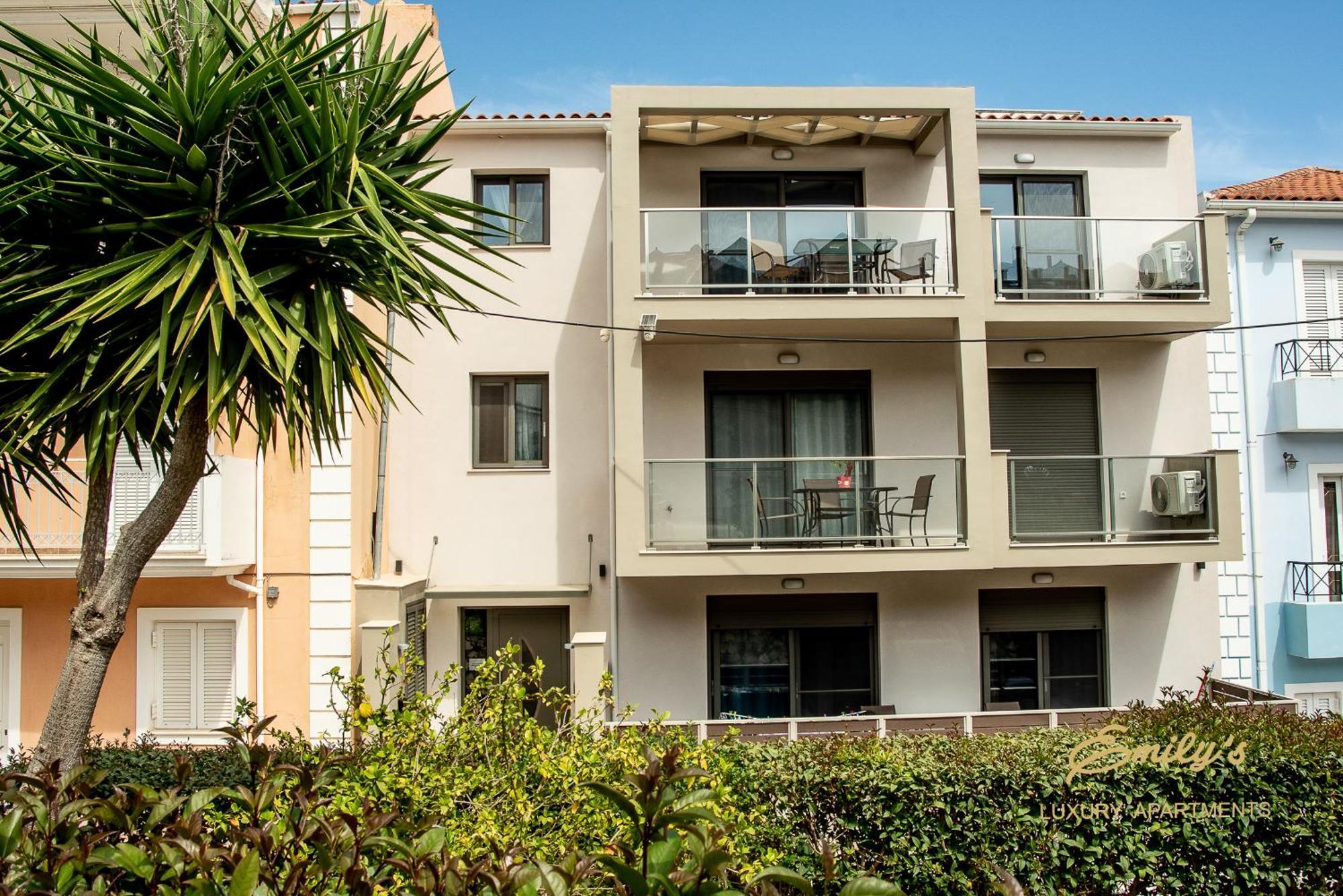 Emily'S Luxury Apartments Argostoli  Bagian luar foto