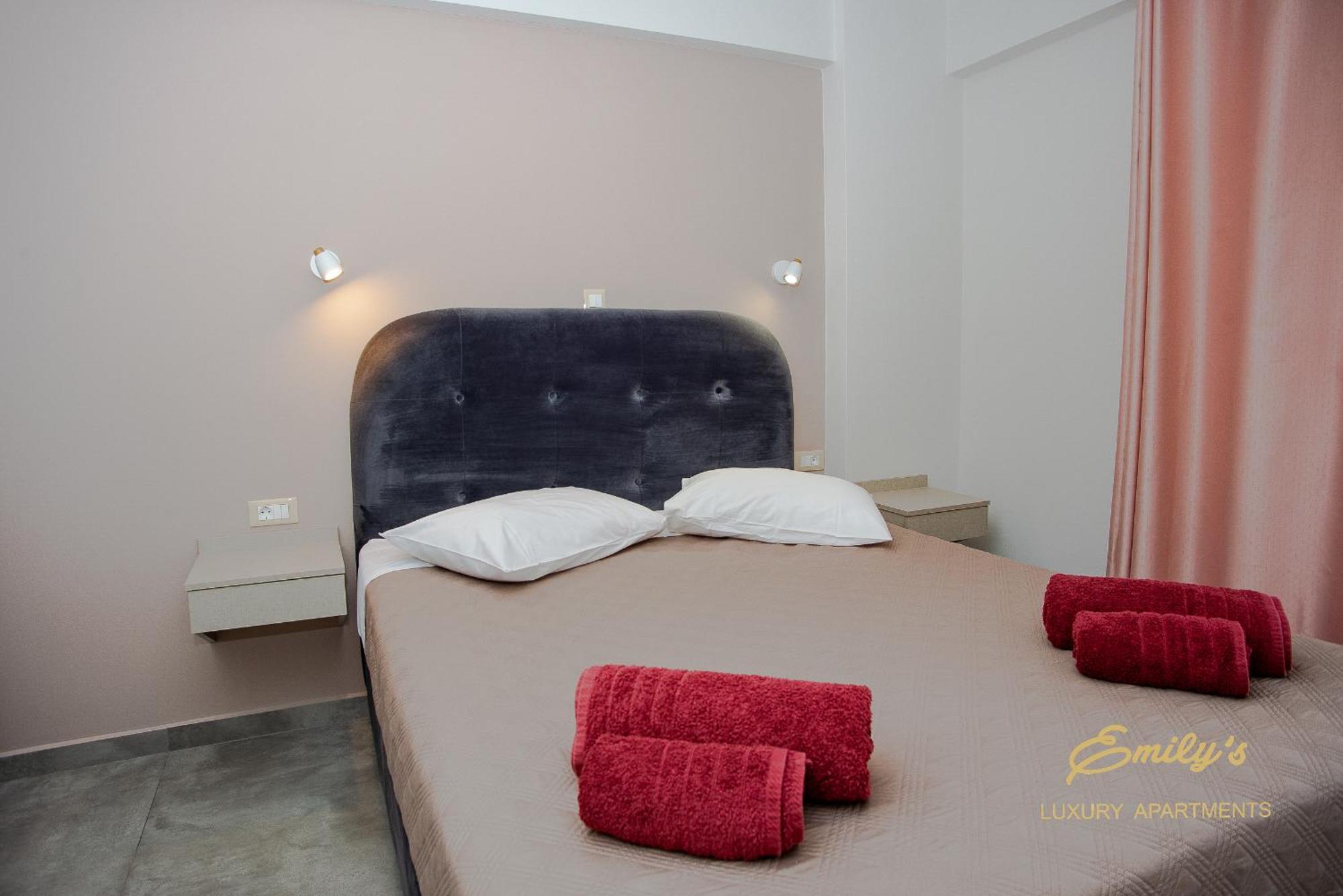 Emily'S Luxury Apartments Argostoli  Bagian luar foto