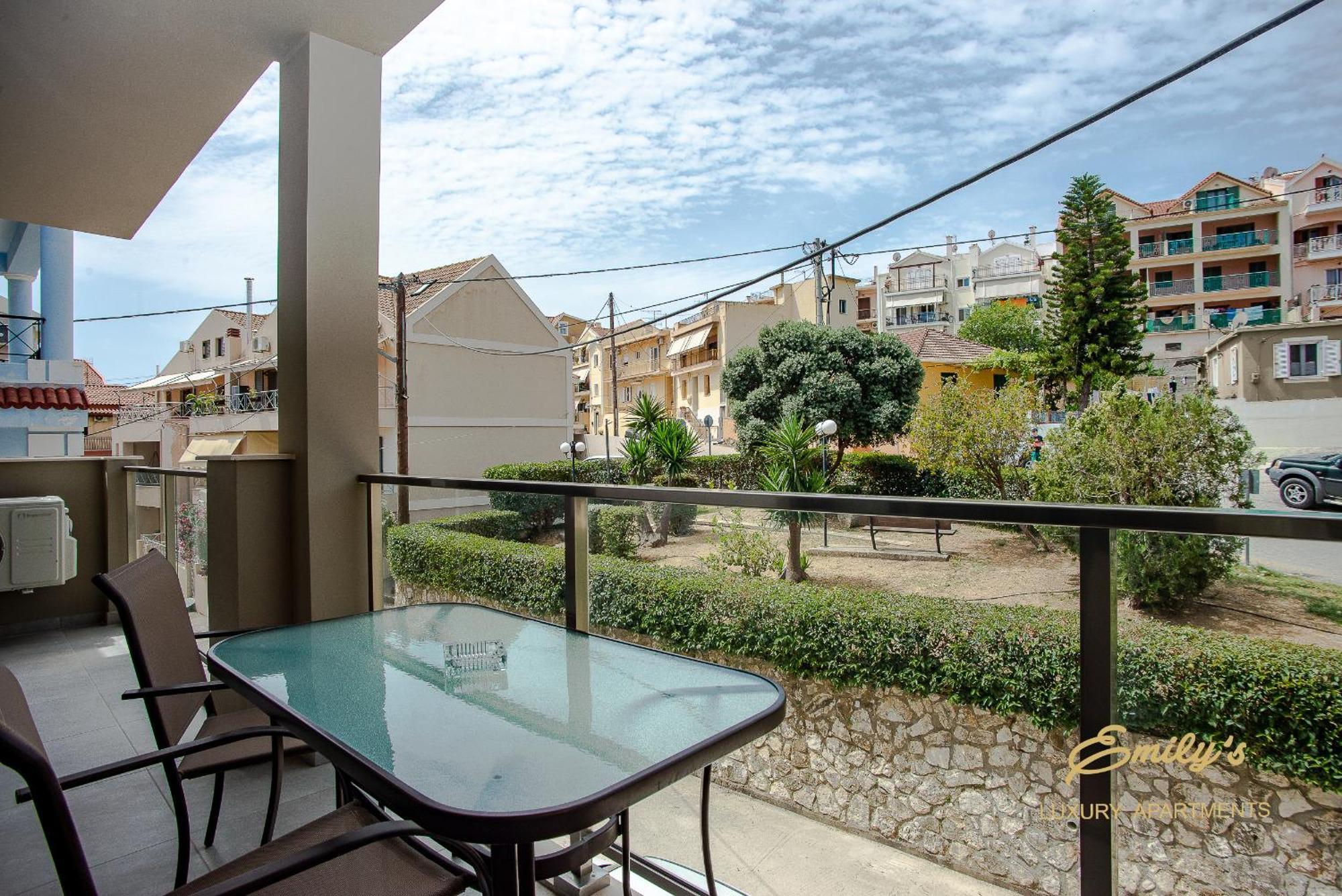 Emily'S Luxury Apartments Argostoli  Bagian luar foto