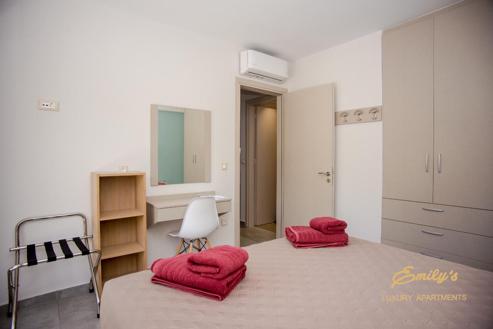 Emily'S Luxury Apartments Argostoli  Bagian luar foto