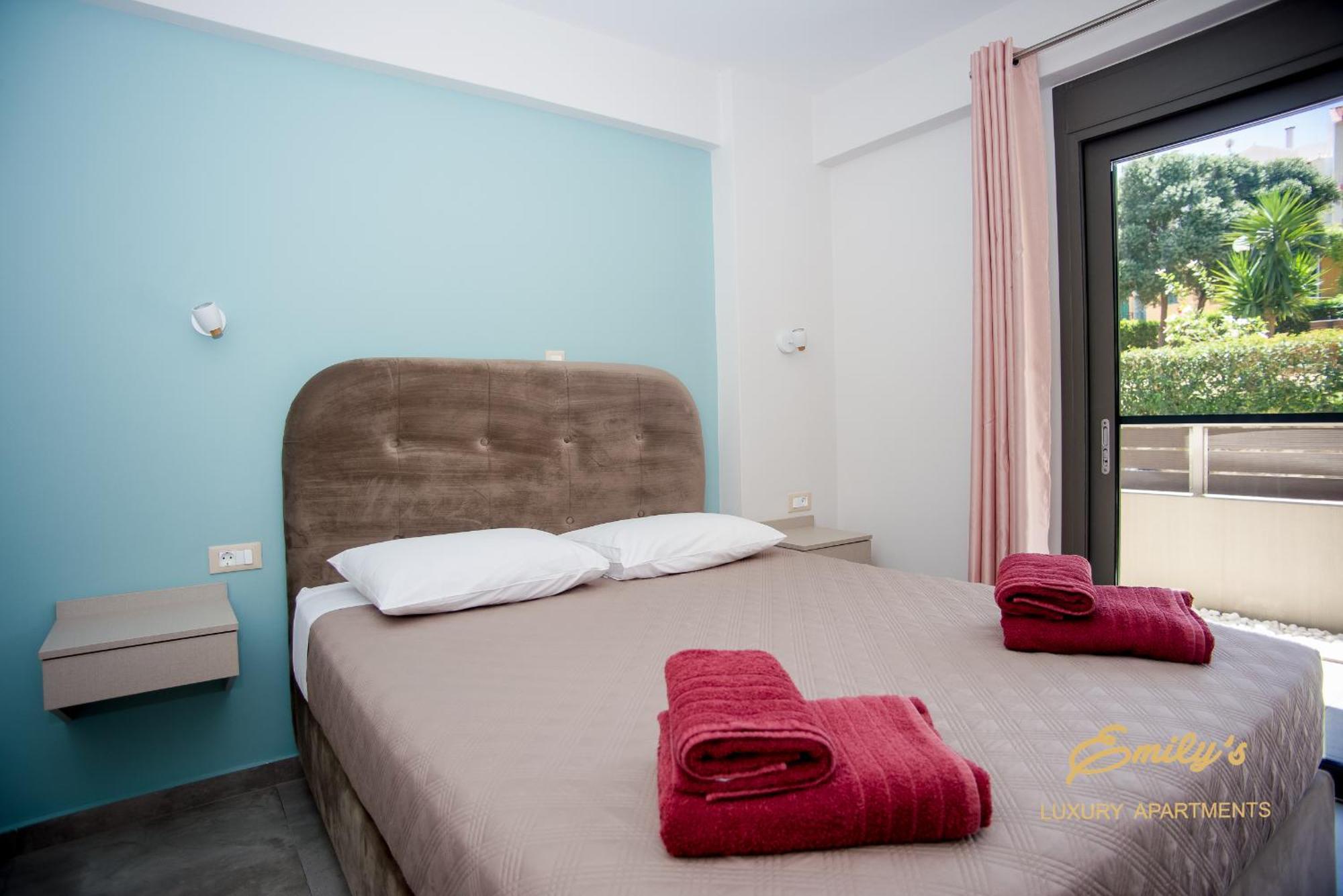 Emily'S Luxury Apartments Argostoli  Bagian luar foto