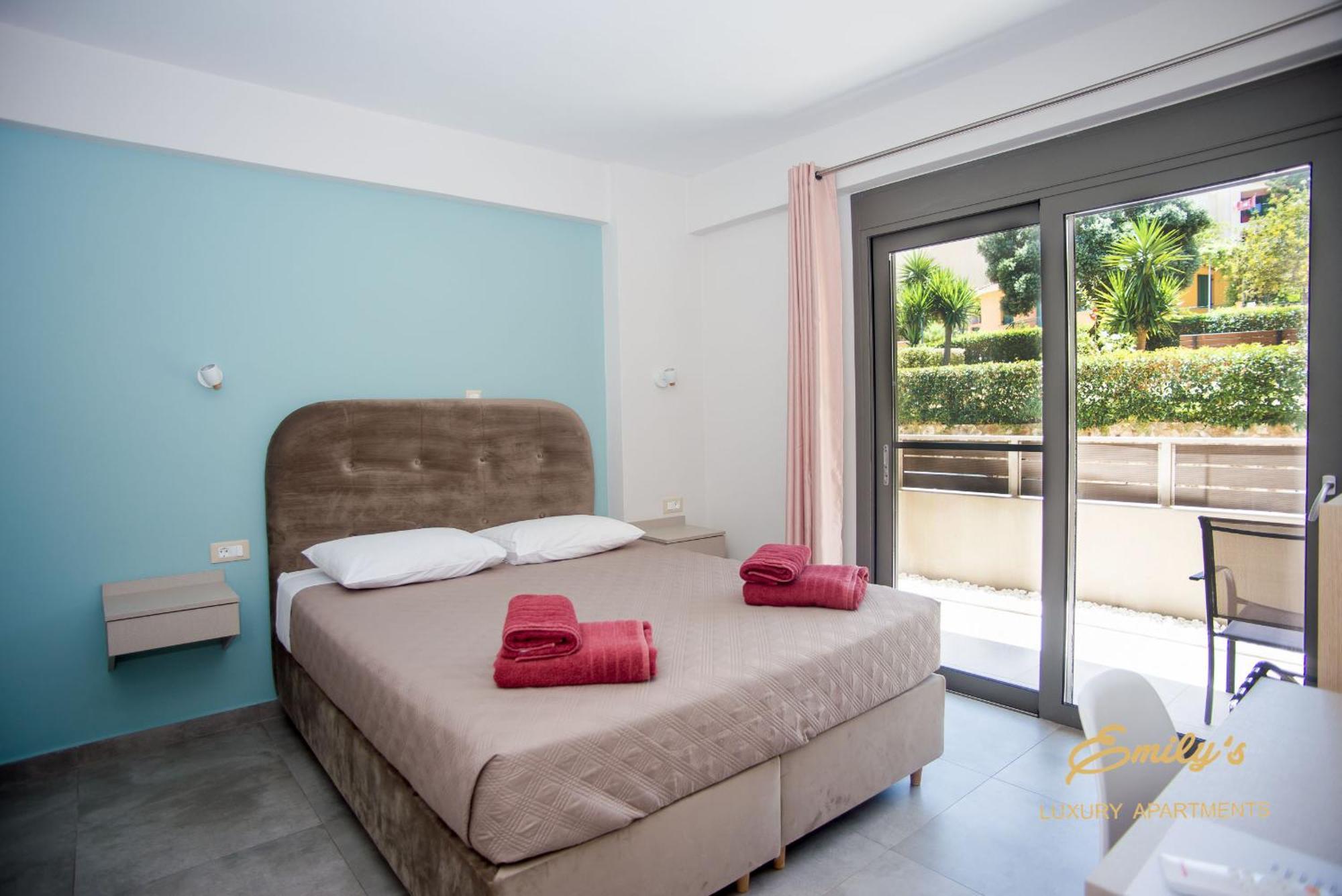 Emily'S Luxury Apartments Argostoli  Bagian luar foto
