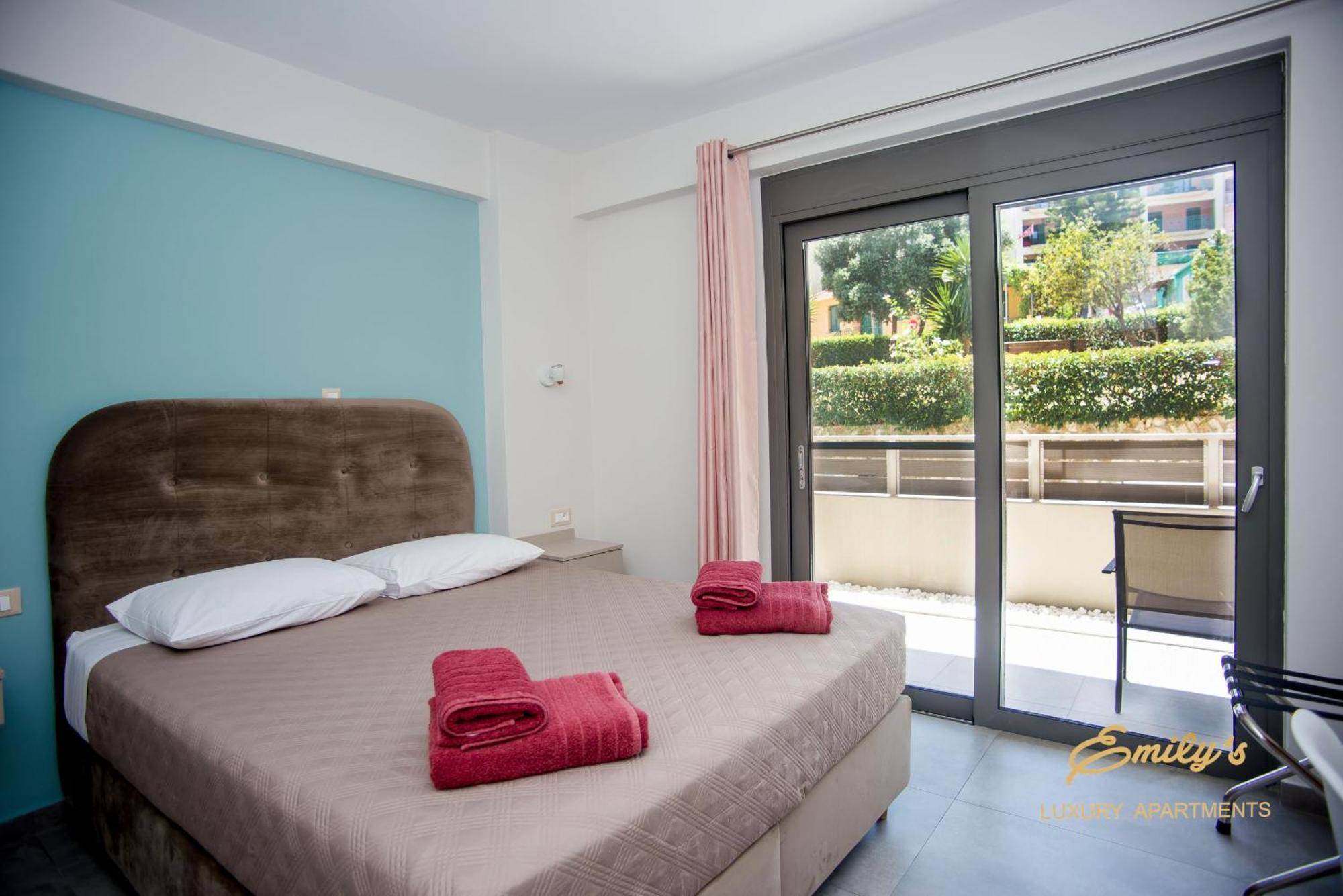 Emily'S Luxury Apartments Argostoli  Bagian luar foto