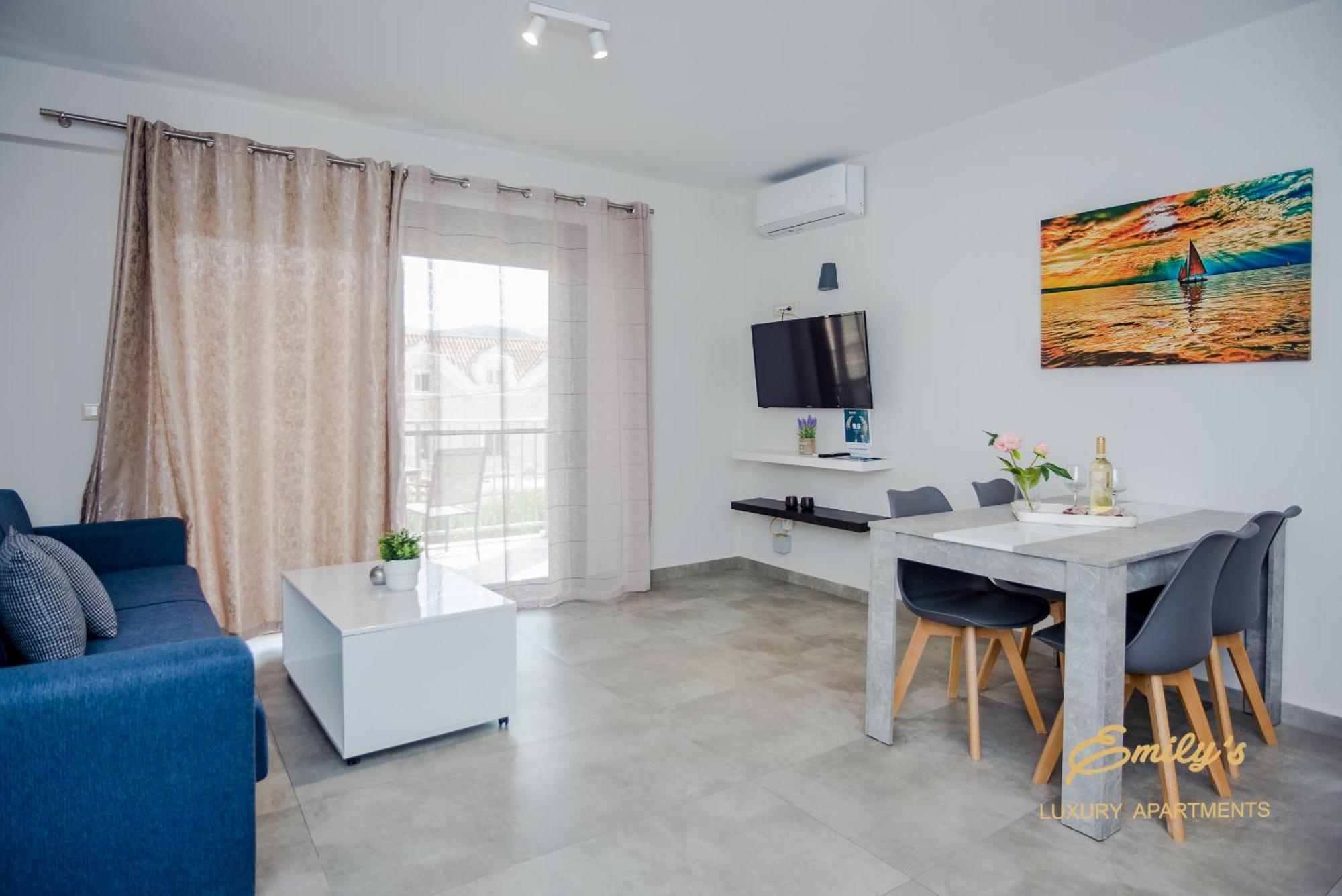 Emily'S Luxury Apartments Argostoli  Bagian luar foto