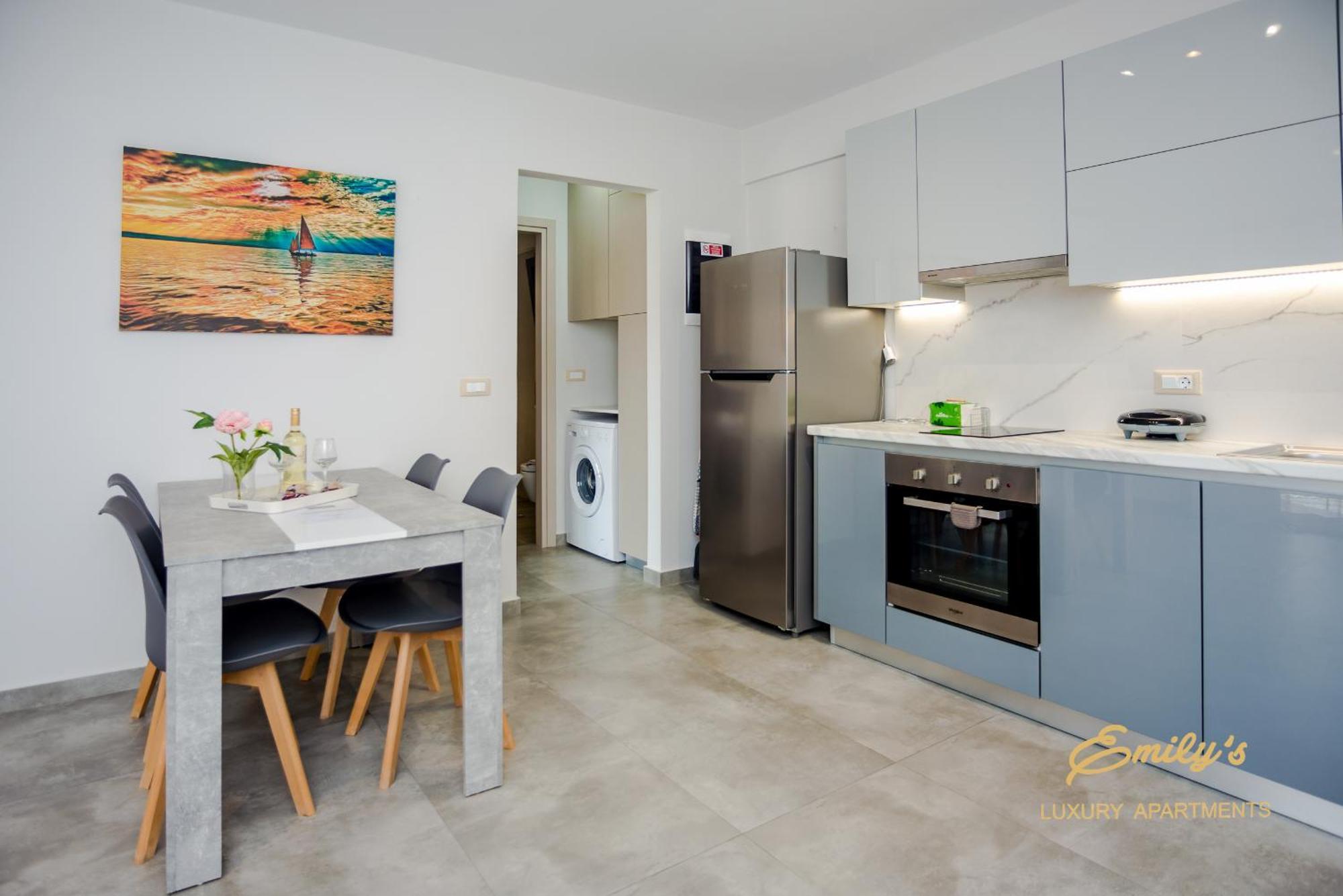 Emily'S Luxury Apartments Argostoli  Bagian luar foto