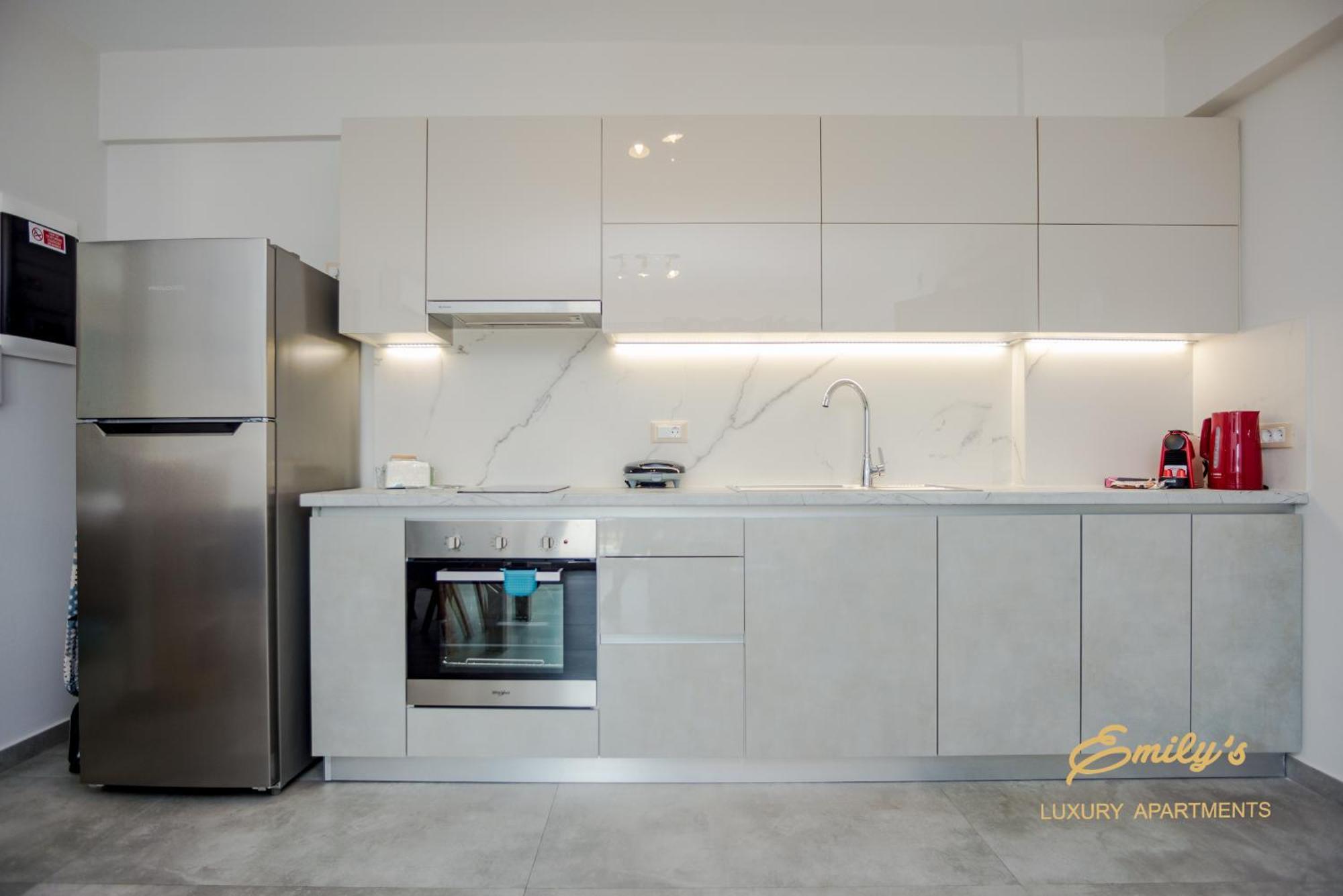 Emily'S Luxury Apartments Argostoli  Bagian luar foto